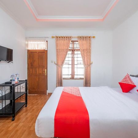 Capital O 1541 Puri Cikole Asri Hotell Lembang Eksteriør bilde