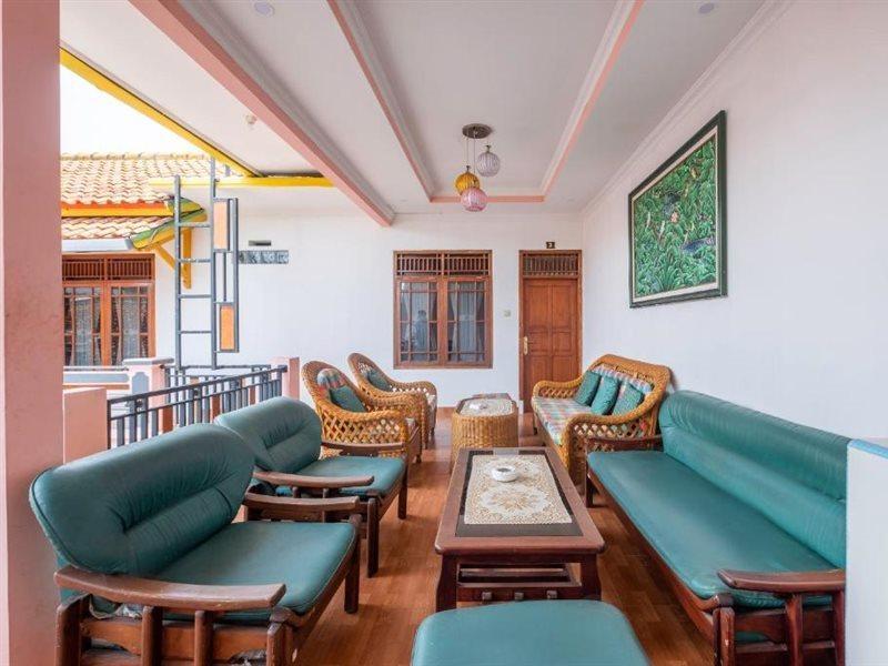 Capital O 1541 Puri Cikole Asri Hotell Lembang Eksteriør bilde