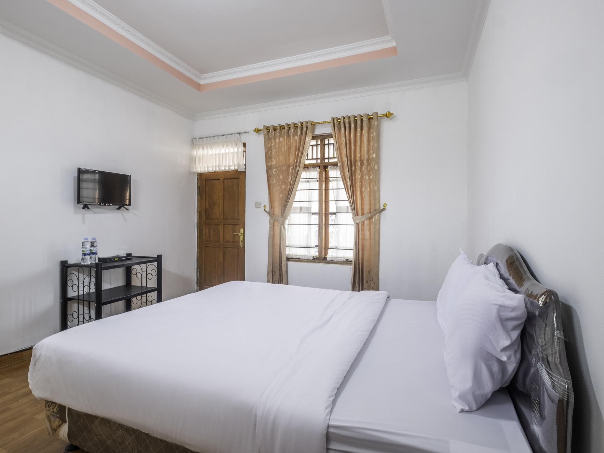 Capital O 1541 Puri Cikole Asri Hotell Lembang Eksteriør bilde