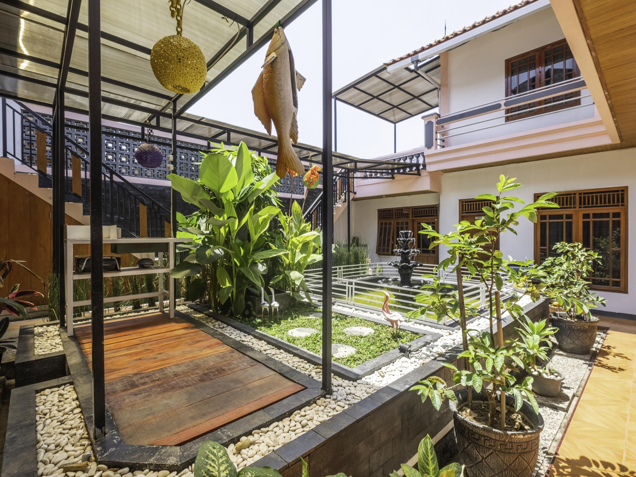 Capital O 1541 Puri Cikole Asri Hotell Lembang Eksteriør bilde